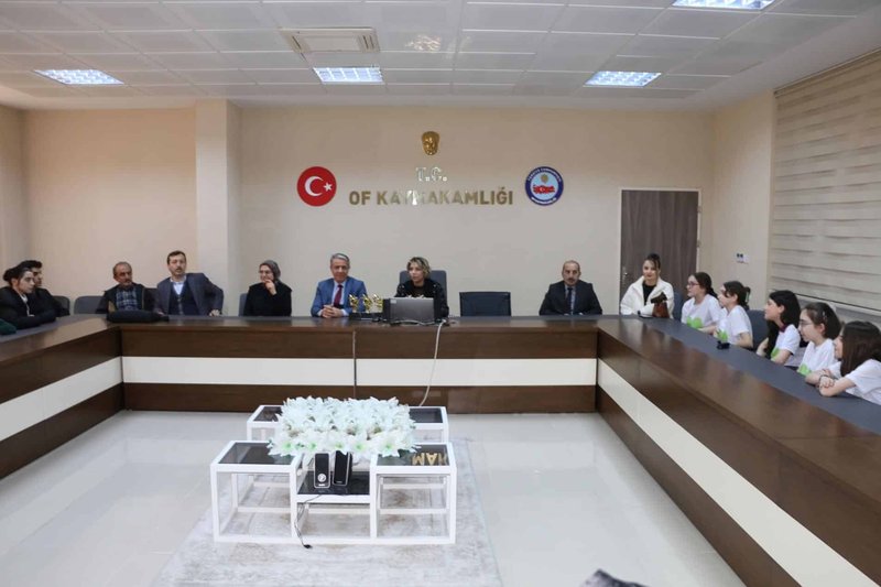 Of'ta Yeşilay Şampiyonları Kupalarını Aldı: Bağımlılıkla Mücadele Yarışması Ödül Töreni - Görsel 2