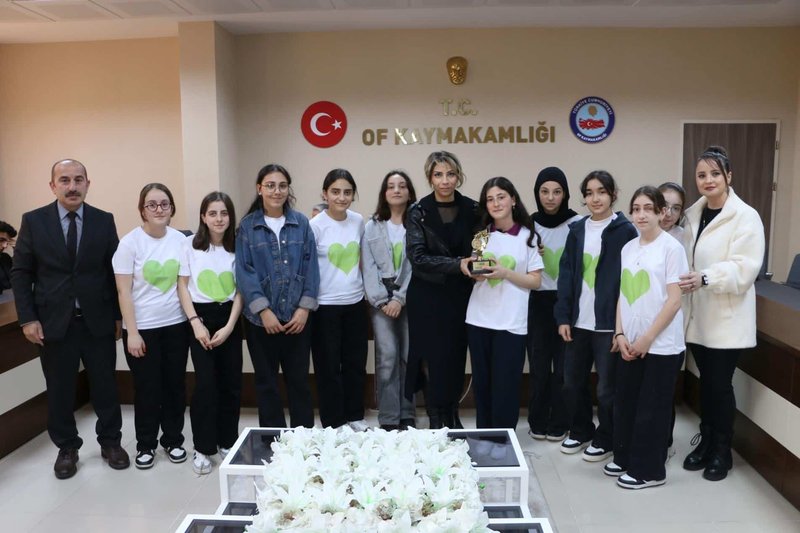 Of'ta Yeşilay Şampiyonları Kupalarını Aldı: Bağımlılıkla Mücadele Yarışması Ödül Töreni - Görsel 5