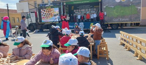 Orman Genel Müdürlüğü Tanıtım Tırı Bayramiç ve Ayvacık'ta Orman Haftası Etkinlikleri Düzenledi - Görsel 3