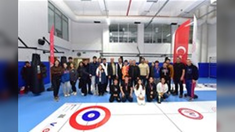 Osmaniye'de Floor Curling Turnuvası 18 Mart Ruhuyla Tamamlandı