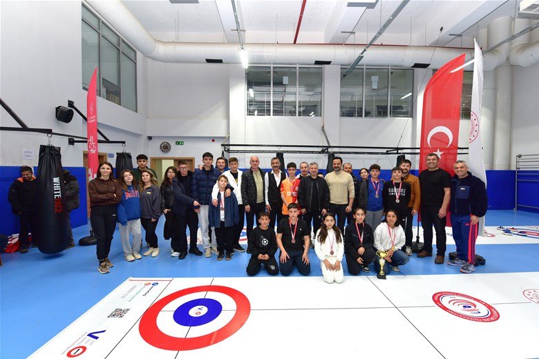 Osmaniye'de Floor Curling Turnuvası 18 Mart Ruhuyla Tamamlandı - Görsel 2