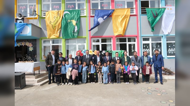 Sarıgöl'de Nevruz ve Orman Haftası Coşkusu: Fidanlar Toprakla Buluştu