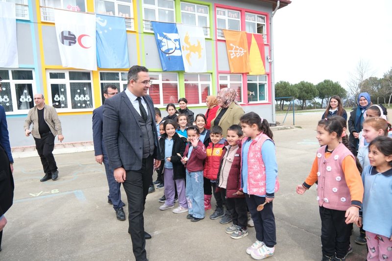 Sarıgöl'de Nevruz ve Orman Haftası Coşkusu: Fidanlar Toprakla Buluştu - Görsel 2