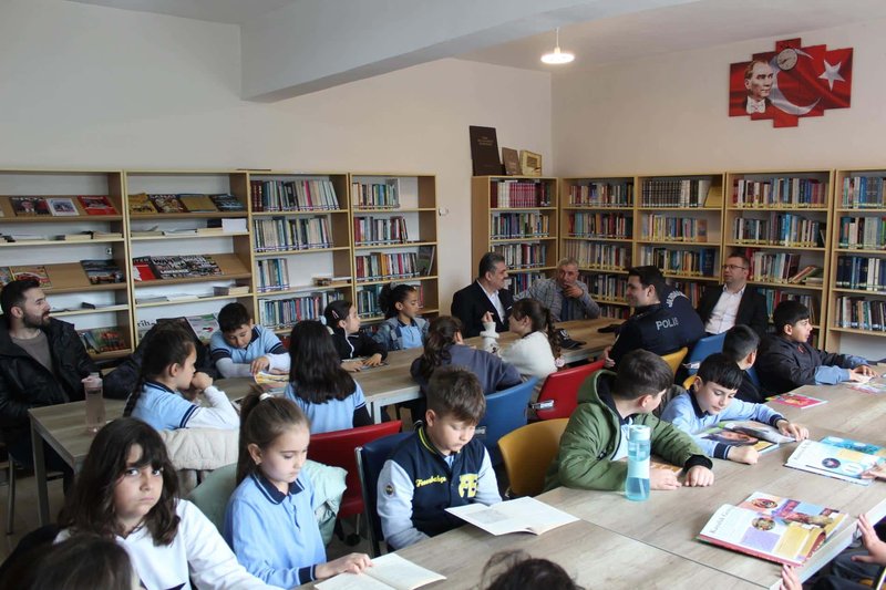 Savaştepe'de Kitap Sevgisi Engel Tanımıyor: Kütüphane Etkinliği ve Öğrenci Ziyaretleri - Görsel 5