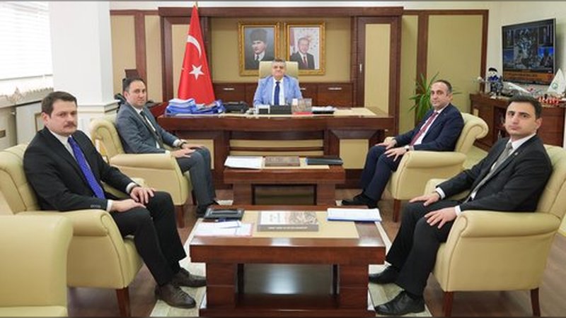 Sinop Valiliği'nde Haftalık Değerlendirme Toplantısı: Projeler ve Kamu Hizmetleri Masaya Yatırıldı