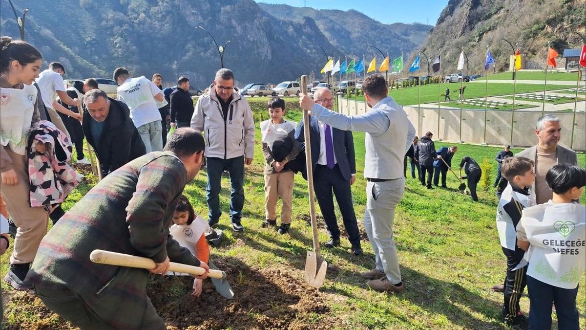 Tirebolu'da Orman Haftası Kapsamında Fidan Dikme Etkinliği