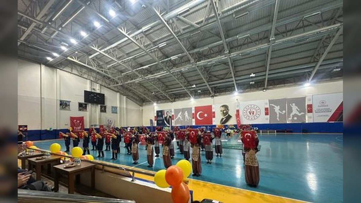 Toroslar Renkli Adımlar Şenliği Başladı: Duygusal Dezavantajlı Öğrenciler İçin Spor, Sanat ve Eğlence