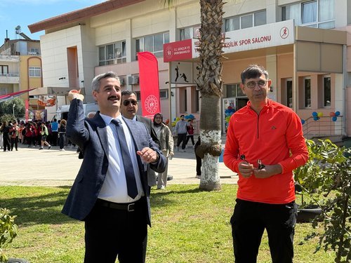 Toroslar Renkli Adımlar Şenliği Başladı: Duygusal Dezavantajlı Öğrenciler İçin Spor, Sanat ve Eğlence - Görsel 2