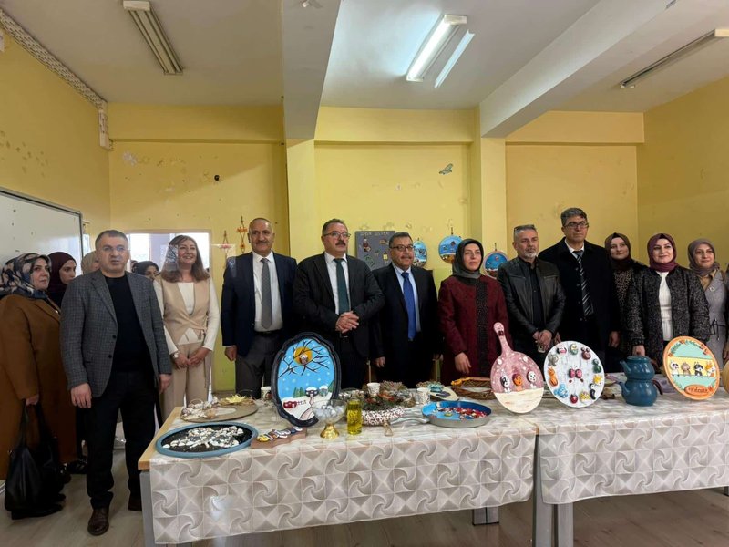 Tuşba'da Sıfır Atık Günü Kutlandı: Hasan Ali Yücel Ortaokulu'nda Farkındalık Programı - Görsel 3