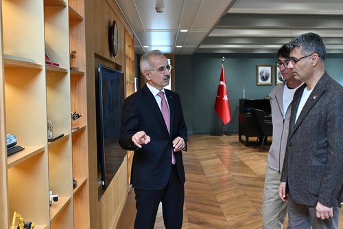 Ulaştırma Bakanı Uraloğlu'ndan 5G Hamlesi: Milli Sporcularla İlk Adım - Görsel 2