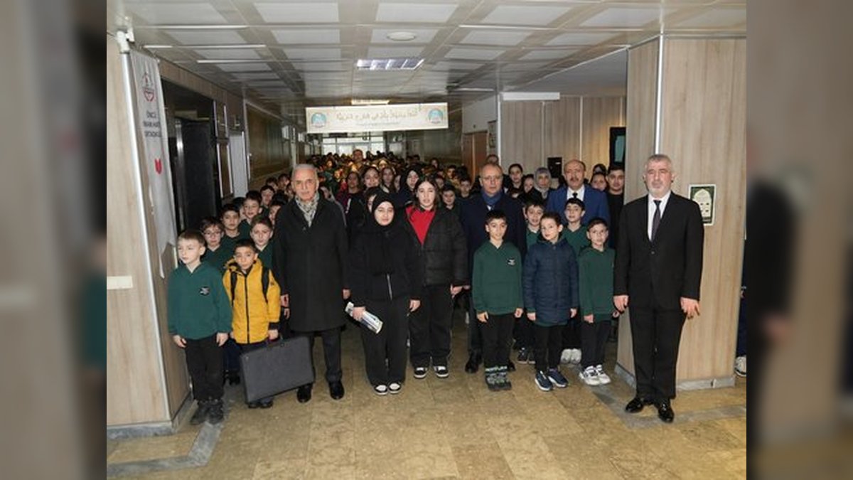 Ümraniye'de "Bayrağın Gölgesinde Birlikteyiz" Projesi Kapsamında Anlamlı Program