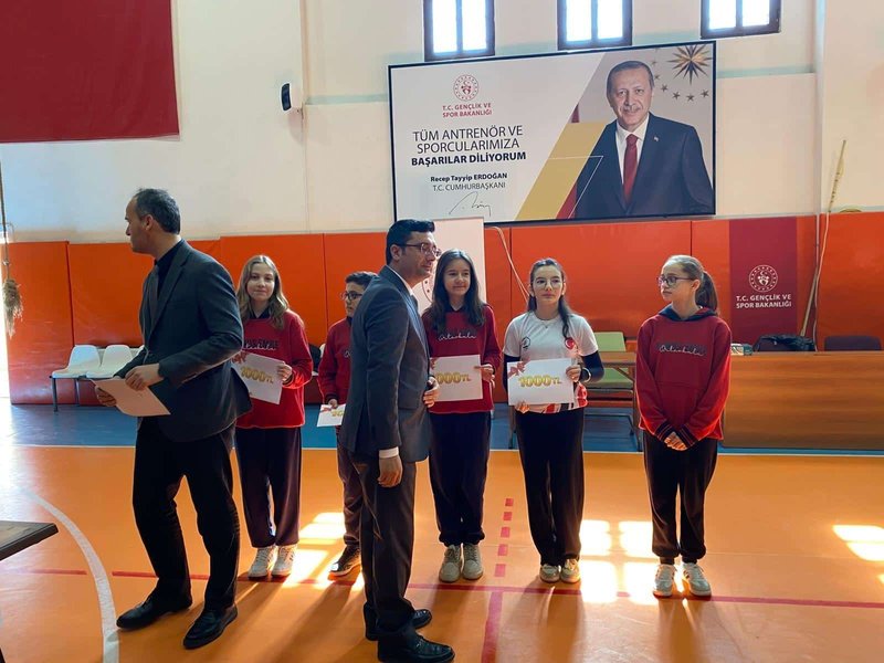 Uzunköprü'de Akıl ve Zeka Oyunları Turnuvası Başarıyla Tamamlandı - Görsel 2