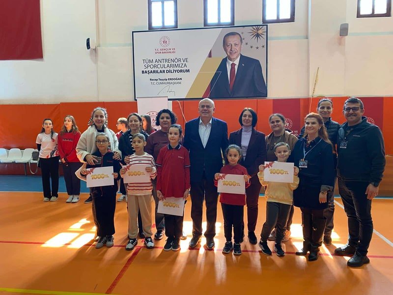 Uzunköprü'de Akıl ve Zeka Oyunları Turnuvası Başarıyla Tamamlandı - Görsel 4