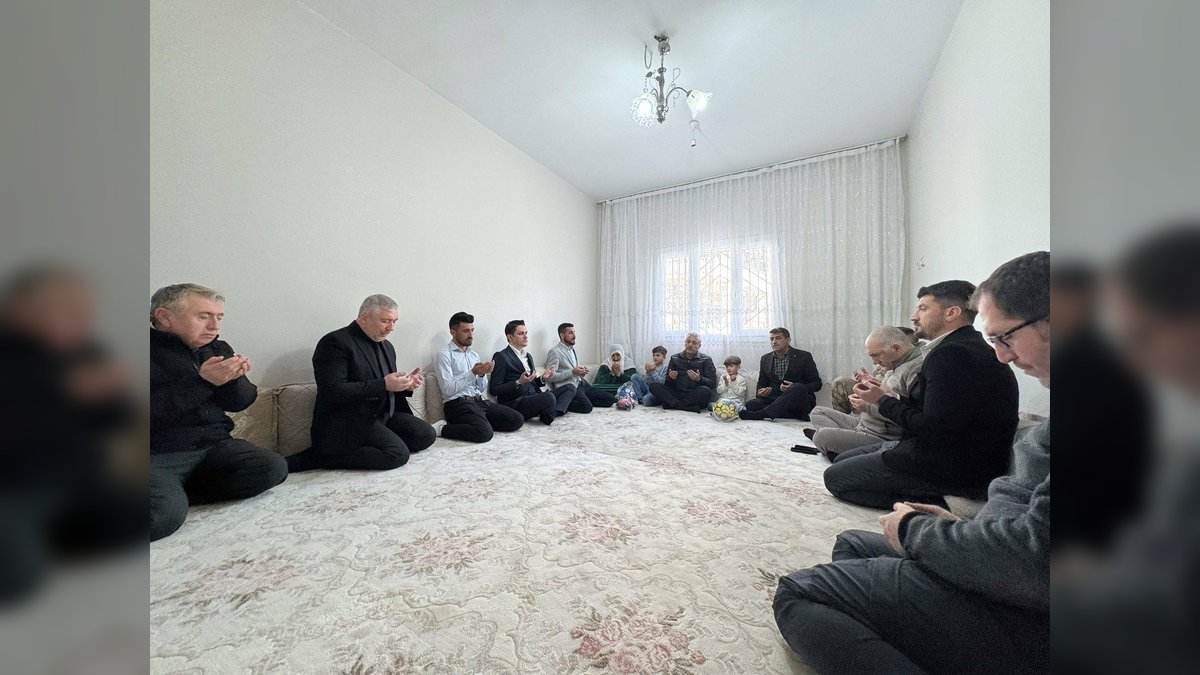 Vali Akkoyun ve Heyeti Şehit Nuri Demirel'in Ailesini Ziyaret Etti