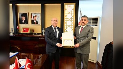 Vali Burak Gürbüz'ü Başarı Belgesi ile Ödüllendirdi