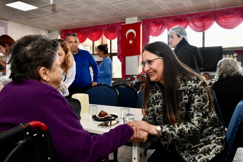 Vali Eşi Dudu İrem Toros, Erdemli Huzurevi'nde Sosyal Sorumluluk Projesi Kapsamında Etkinliğe Katıldı - Görsel 5