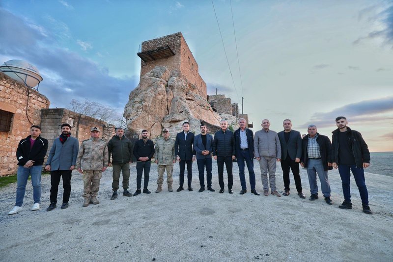 Vali Tuncay Akkoyun ve Kaymakam Evren Çakır, Nusaybin'de Vatandaşlarla Buluştu - Görsel 3