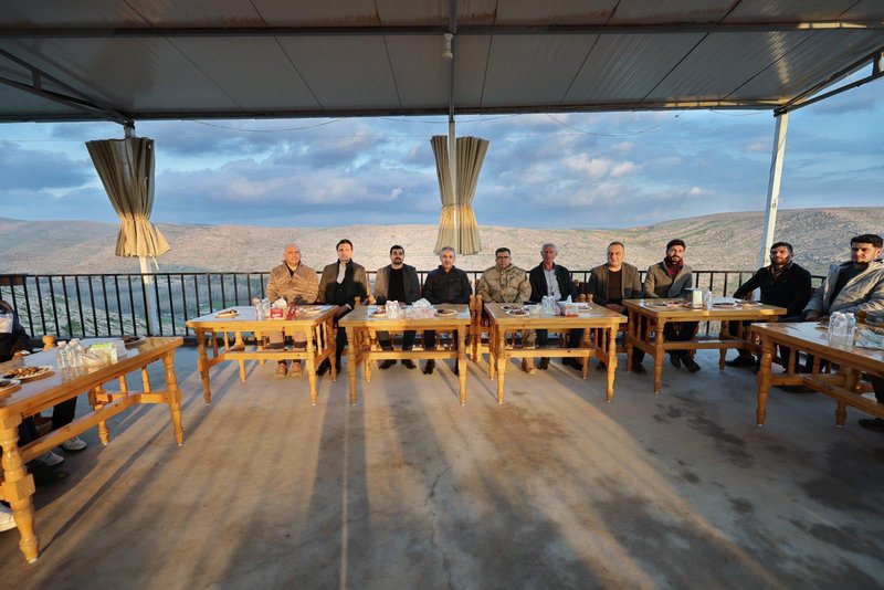 Vali Tuncay Akkoyun ve Kaymakam Evren Çakır, Nusaybin'de Vatandaşlarla Buluştu - Görsel 4