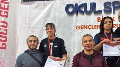 Yozgat Spor Lisesi Öğrencisi Belinay Işık'tan Bilek Güreşi Türkiye Üçüncülüğü