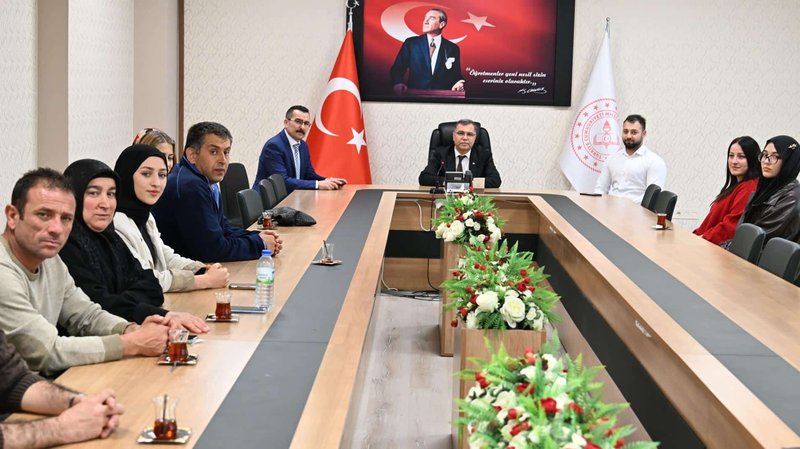 Yozgat'ta Dilimizin Zenginlikleri Projesi Kapsamında Afiş Yarışması Ödül Töreni Düzenlendi - Görsel 2