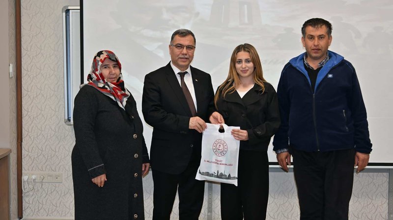 Yozgat'ta Dilimizin Zenginlikleri Projesi Kapsamında Afiş Yarışması Ödül Töreni Düzenlendi - Görsel 3