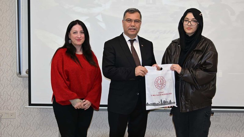 Yozgat'ta Dilimizin Zenginlikleri Projesi Kapsamında Afiş Yarışması Ödül Töreni Düzenlendi - Görsel 4