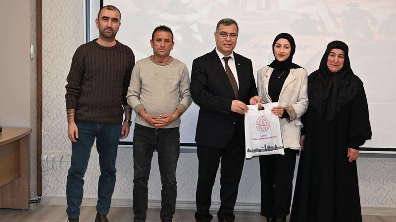 Yozgat'ta Dilimizin Zenginlikleri Projesi Kapsamında Afiş Yarışması Ödül Töreni Düzenlendi - Görsel 5