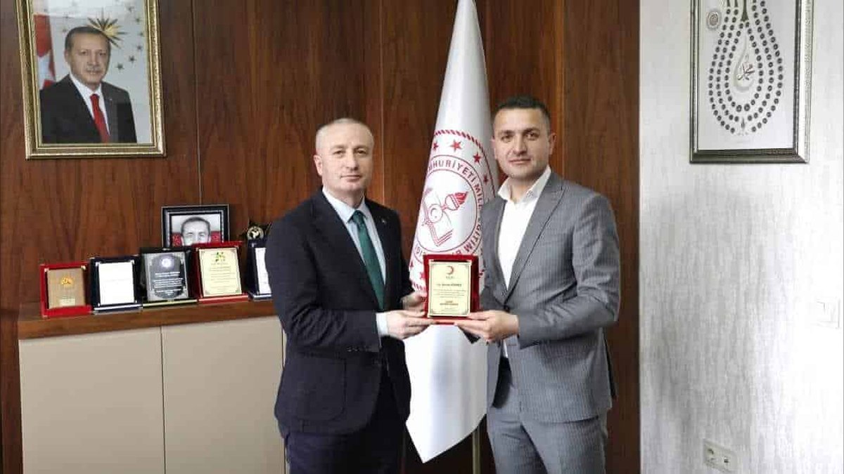 Ağrı'da Kızılay'dan Milli Eğitim'e Teşekkür: 'Bir Sınıf Bir Koli' ve Gazze Yardımları Buluştu