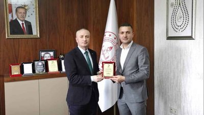 Ağrı'da Kızılay'dan Milli Eğitim'e Teşekkür: 'Bir Sınıf Bir Koli' ve Gazze Yardımları Buluştu