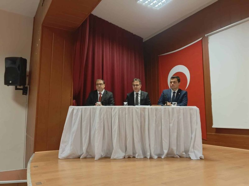 Akseki'de Okul Yöneticileriyle Eğitimde Türkiye Yüzyılı Maarif Modeli Toplantısı - Görsel 2