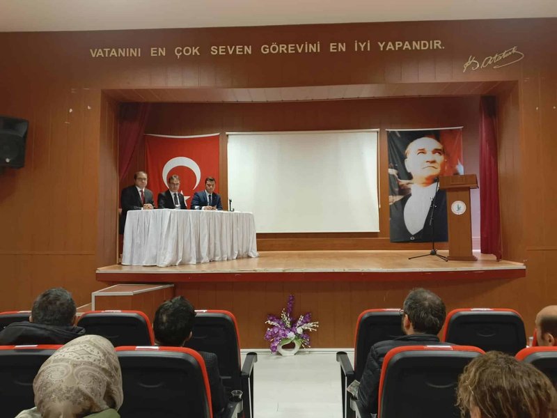 Akseki'de Okul Yöneticileriyle Eğitimde Türkiye Yüzyılı Maarif Modeli Toplantısı - Görsel 5