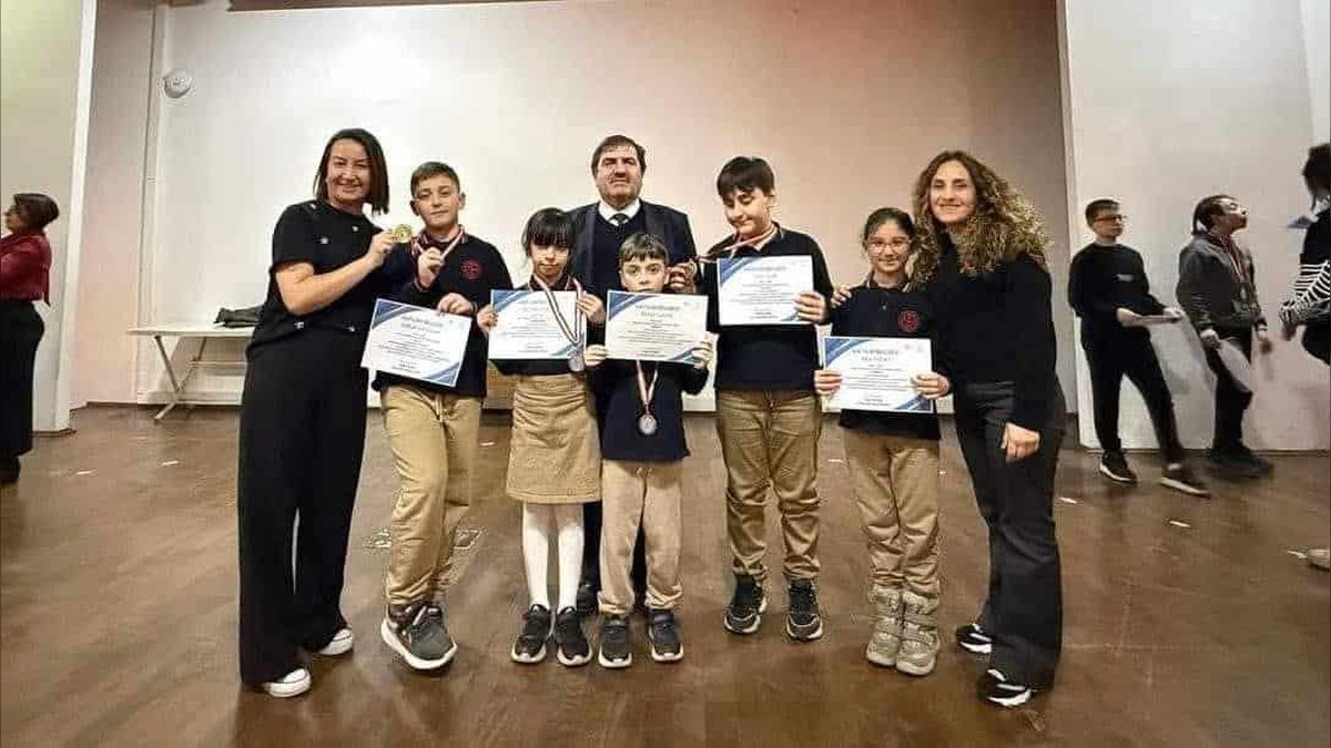 Arhavi'den Akıl ve Zeka Oyunlarında Büyük Başarı: İl Birincilikleri ve Türkiye Finalleri Bileti