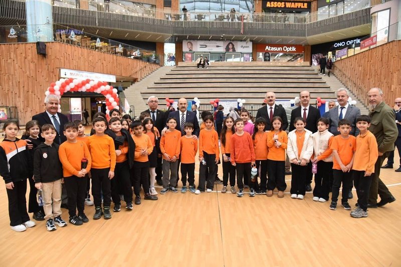 Balıkesir BİLSEM'de TÜBİTAK 4006 Fuarı Açıldı: Geleceğin Bilim İnsanları Projelerini Sergiledi - Görsel 3