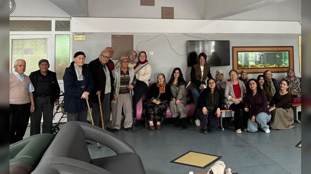 Balıkesir Üniversitesi İvrindi SHMYO'dan Yaşlılara Saygı Haftası'nda Dijital Sağlık Etkinliği