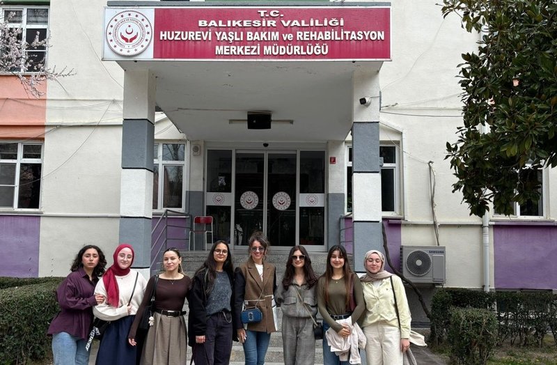 Balıkesir Üniversitesi İvrindi SHMYO'dan Yaşlılara Saygı Haftası'nda Dijital Sağlık Etkinliği - Görsel 2