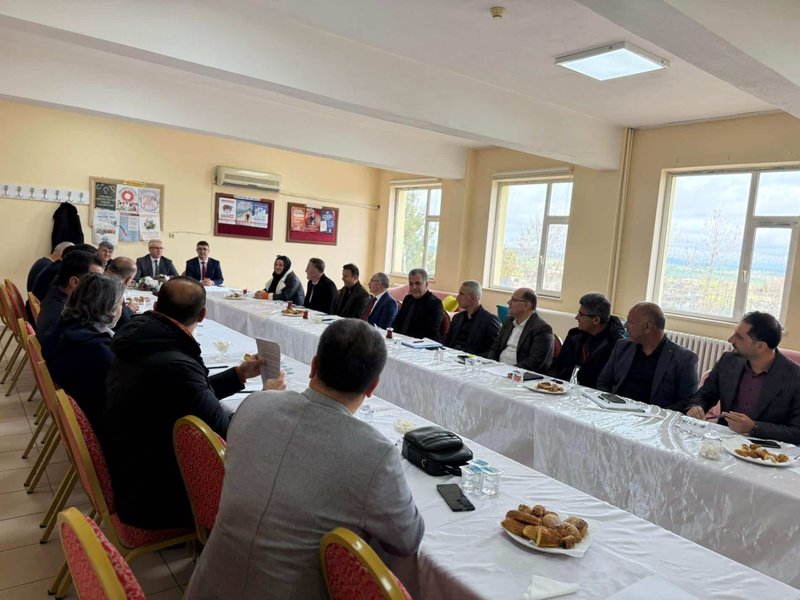 Beşiri'de Mesleki Eğitim Okul Müdürleri Süreç Değerlendirme Toplantısı Yapıldı - Görsel 5