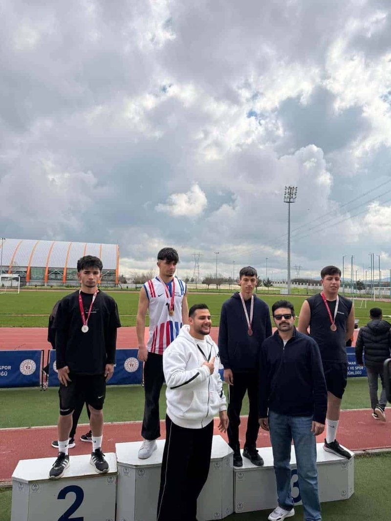 Beşiri Mesleki ve Teknik Anadolu Lisesi Öğrencilerinden Atletizmde Büyük Başarı - Görsel 3