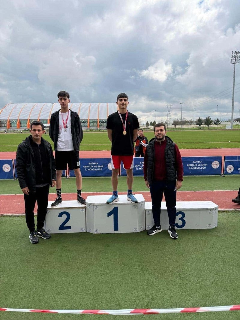 Beşiri Mesleki ve Teknik Anadolu Lisesi Öğrencilerinden Atletizmde Büyük Başarı - Görsel 4