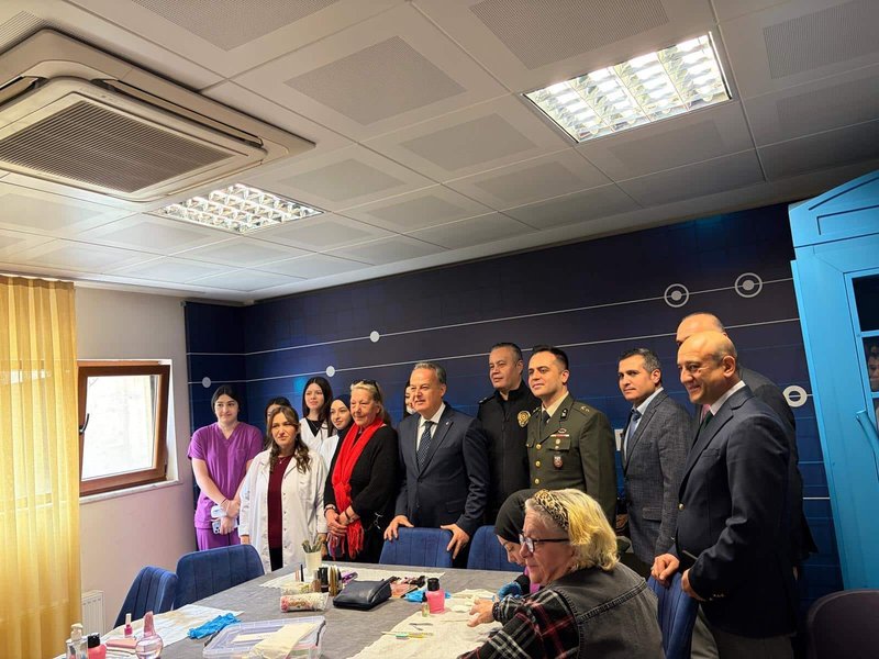 Beylikdüzü'nde Gençler ve Yaşlılar Gönül Köprüleri Kurdu - Görsel 4