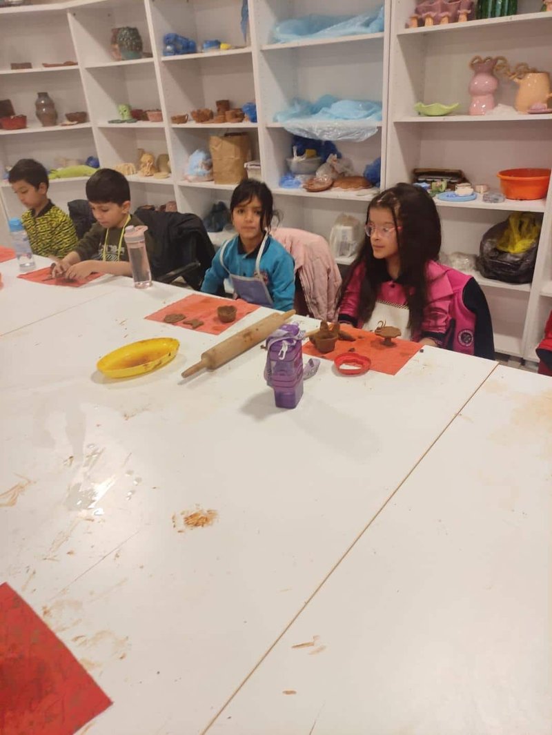 Boztepe'de Kütüphane Haftası Etkinlikleri: Öğrenciler Seramik Yapıp Kültürel Mirası Keşfetti - Görsel 3