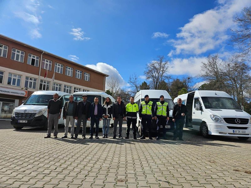 Boztepe'de Okul Servis Araçları 2. Dönem Denetimi Tamamlandı - Görsel 2