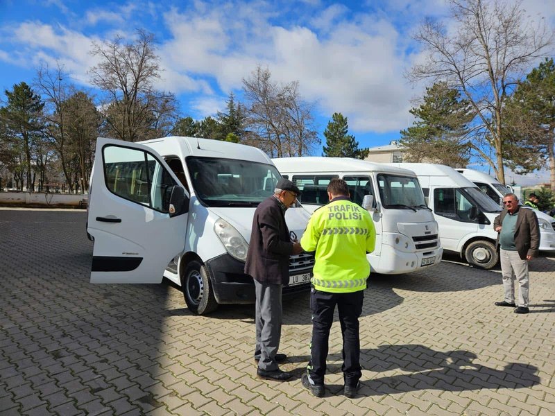 Boztepe'de Okul Servis Araçları 2. Dönem Denetimi Tamamlandı - Görsel 3