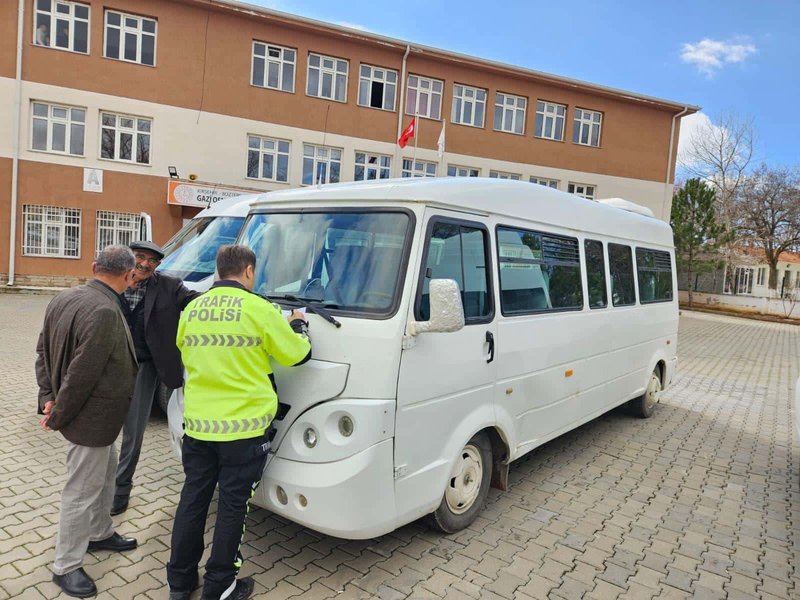 Boztepe'de Okul Servis Araçları 2. Dönem Denetimi Tamamlandı - Görsel 4