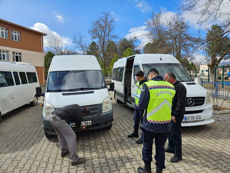Boztepe'de Okul Servis Araçları 2. Dönem Denetimi Tamamlandı - Görsel 5