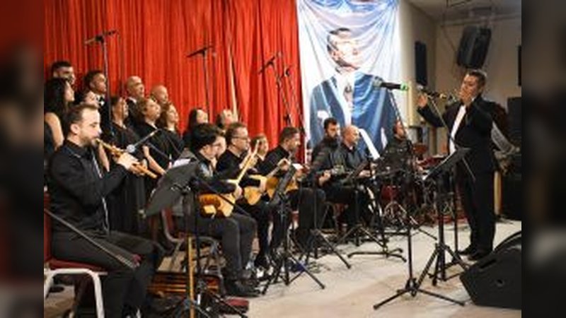 Çeşme Kaymakamlığı Türk Halk Müziği Topluluğu'ndan 'Türkülerle Muhabbet' Konseri