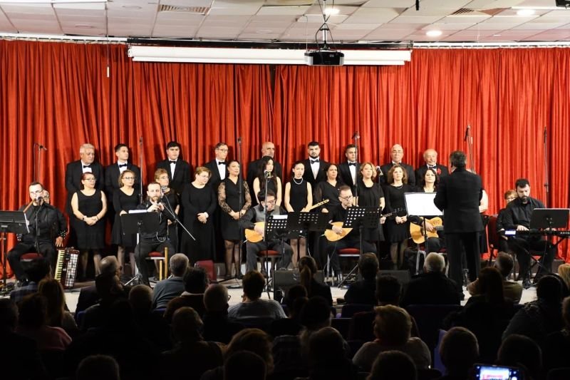 Çeşme Kaymakamlığı Türk Halk Müziği Topluluğu'ndan 'Türkülerle Muhabbet' Konseri - Görsel 2