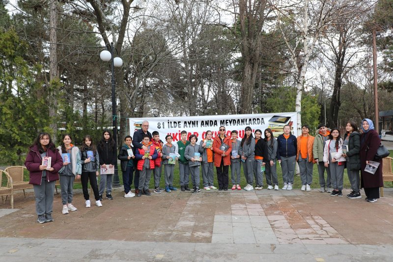 Erzincan Valiliği'nden Kitap Okuma Etkinliği: Vali Yardımcısı Canpolat Öğrencilerle Buluştu - Görsel 5