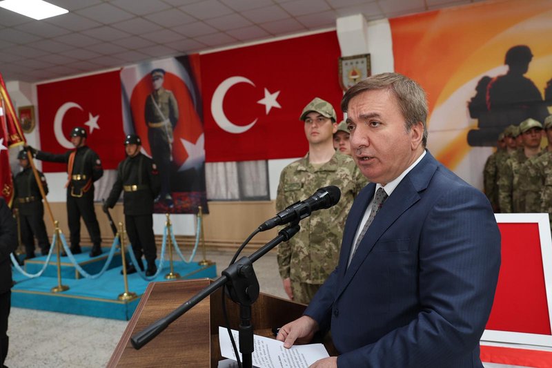 Erzincan Valisi Aydoğdu'dan Mehmetçiklere Yemin Töreninde Milli Değer Vurgusu - Görsel 4