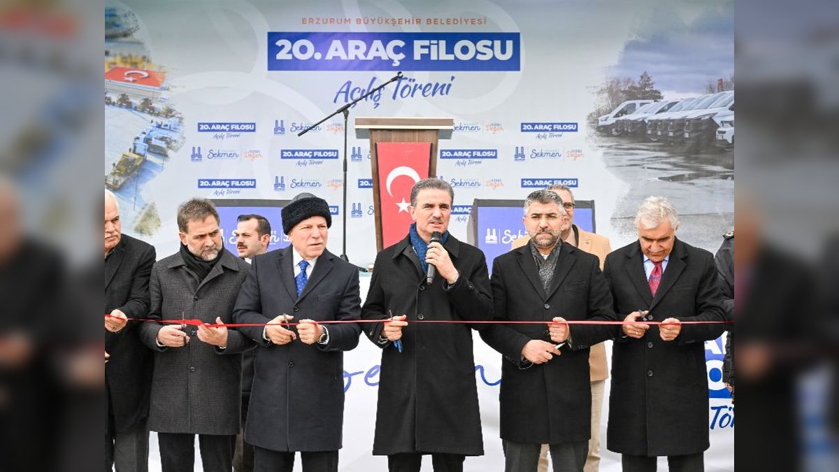 Erzurum Valisi Aydın Baruş, Büyükşehir Belediyesi'nin Yeni Araç Filosunu Tanıttı