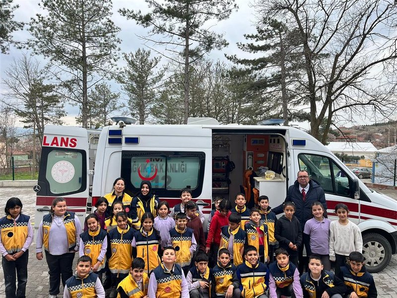 Eskişehir'de Öğrencilere İlk Yardım ve Minik 112 Eğitimi Verildi - Görsel 4